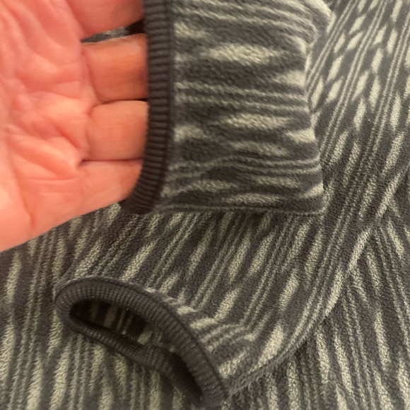 Columbia Black and Green Patterned Polar Fleece Cosy L/S Top - Picture 5 of 7